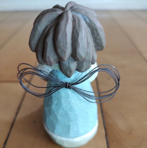 Charming Angel Figurine in Blue and Brown - Picture 4 of 6